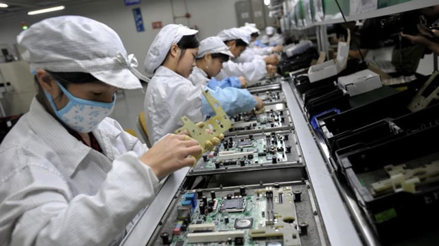  富士康2月份营收降至72.6亿美元，环比暴跌逾40%