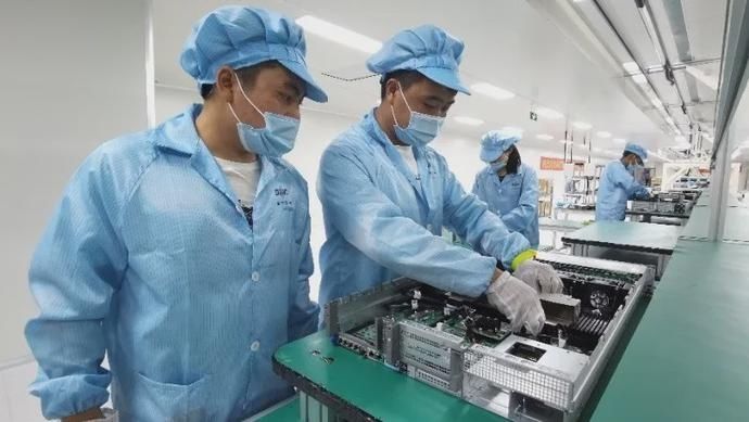 东华软件：&ldquo;鹏霄&rdquo;服务器产品正式生产下线 年产量预计突破5万台