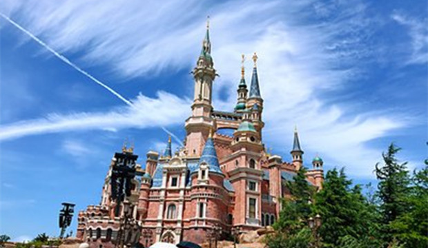 上海迪士尼回应APP违规收集个人信息：系假冒应用程序
