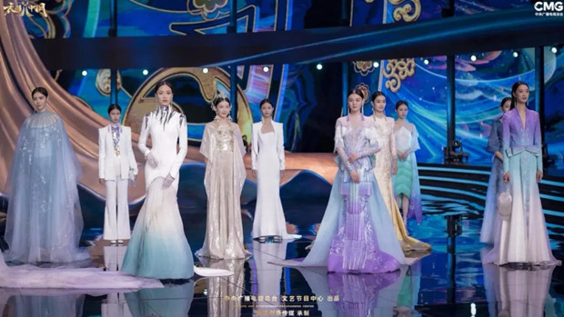 《衣尚中国》跻身央视综艺年度排名前五，守正创新开拓文化节目新品类