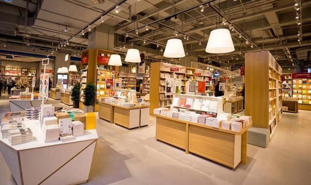 是谁挤垮了实体店？电商？房租？经营者？还是客户？