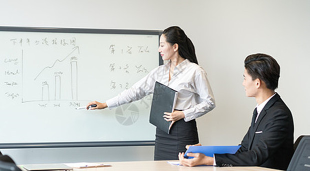 未来30年是服务业的天下
