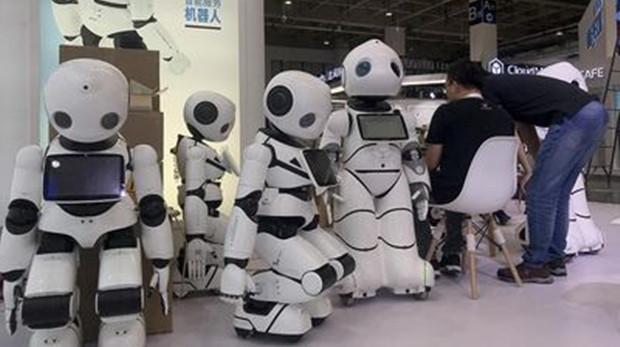 我国已成全球最大机器人市场，国家制造业创新中心达21个