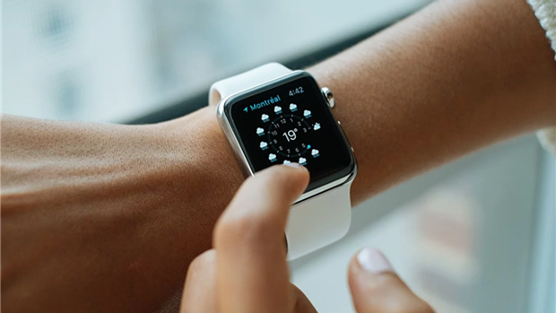 一小时才充2%！苹果封杀第三方Apple Watch充电器