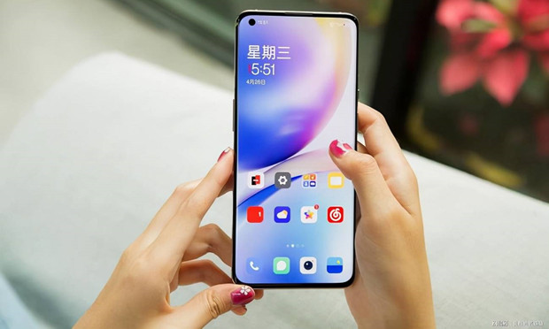 从2799元跌至1899元，OPPO 65W闪充手机，36个月不卡顿