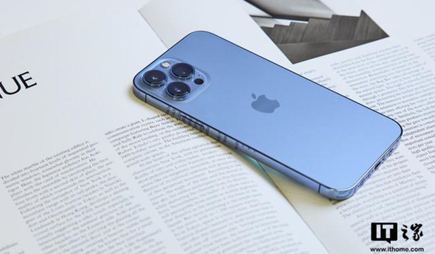 苹果 iPhone 13 热销，富士康郑州厂区扩大招工计划