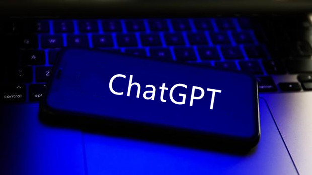 ChatGPT上架苹果美国应用商店，一晚下载量冲到免费榜第二