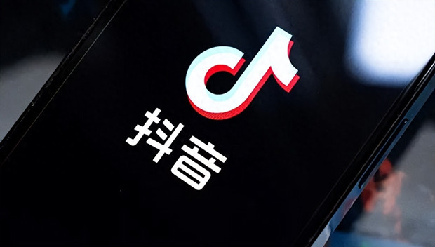 直播行业最严新规来了，抖音实行健康分制度。禁止PK和礼物打赏