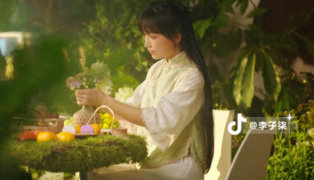 李子柒受邀参加2023抖音美好奇妙夜