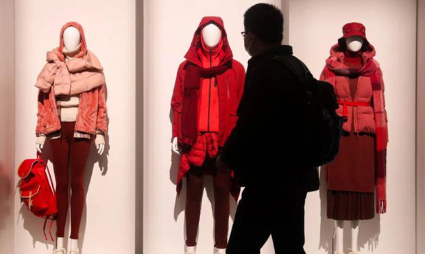 当军大衣挑战羽绒服：中国年轻人穿搭追求&ldquo;颜&rdquo;&ldquo;质&rdquo;