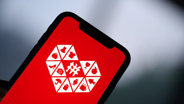 拼多多净利润率高过 LV 母公司