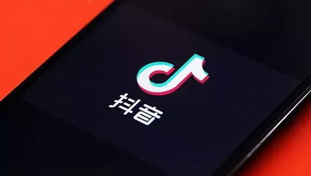周受资与高伟宴：抖音危机中的夫妇搭档