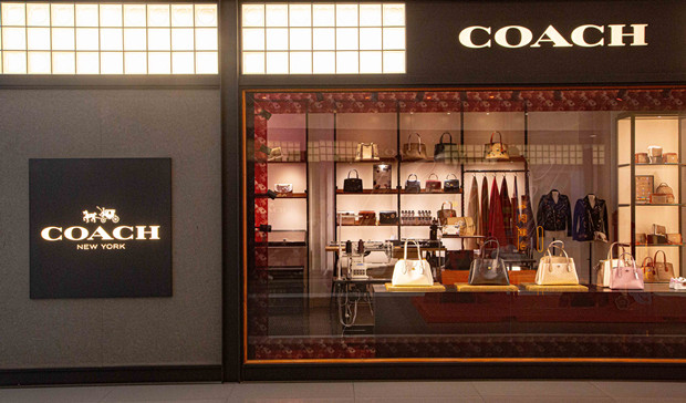 轻奢品牌Coach母公司营收下滑