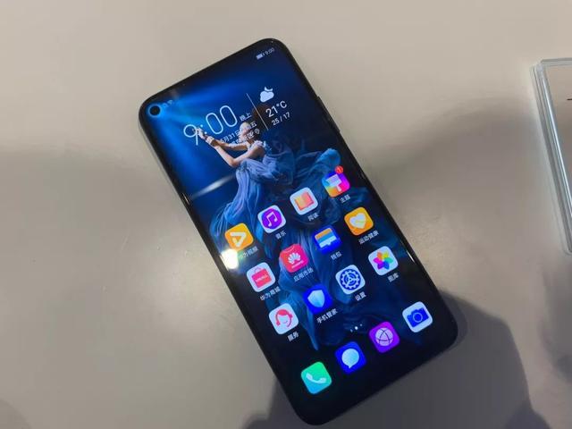 中国手机的2019:华为下沉、OV求变、小米补课