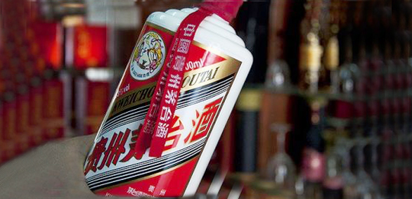 万亿市值，铁面反腐，强力控价！李保芳掌舵茅台22个月复盘