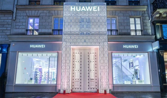 华为巴黎歌剧院旗舰店开业 门头由86个H字母组成
