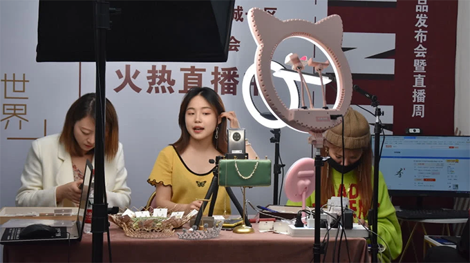 浙江义乌的&ldquo;直播带货村&rdquo;