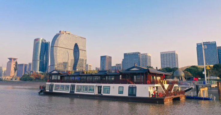 钱塘江豪华游船389万卖冠名流拍，又有西湖游船报200万