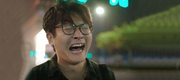人过35，职场就痛苦​：谁在砸掉中年人饭碗？