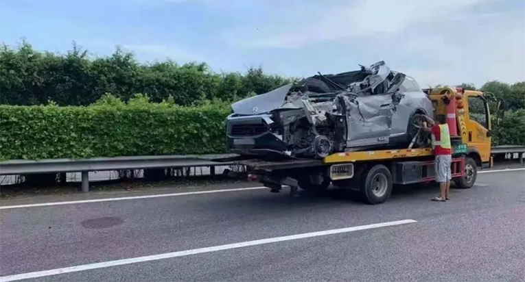 还原蔚来沈海高速事故，疑因&ldquo;未能识别前方道路施工车&rdquo;再酿惨剧