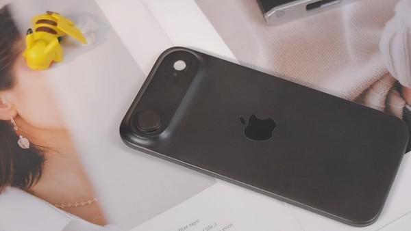 谷歌投放广告讽刺苹果 iPhone 17 Air 镜头设计来自 Pixel