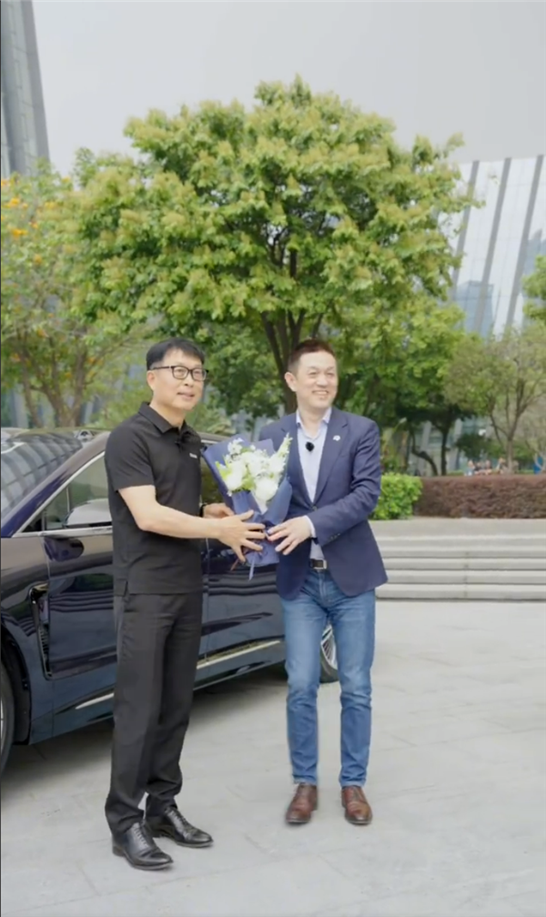 美的方洪波从来不加班言论惹争议:十年前曾称加班会上瘾 陶醉工作是幸福